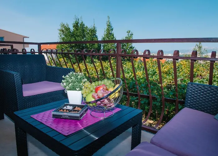 Дом отдыха House With A Parking Space - Split - 6044