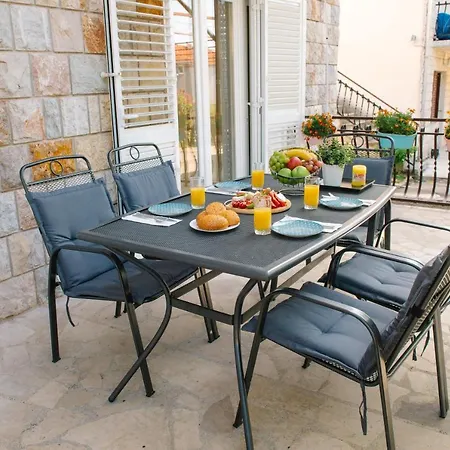 House With A Parking Space Podstrana, Split - 6044 Tatil Evi *