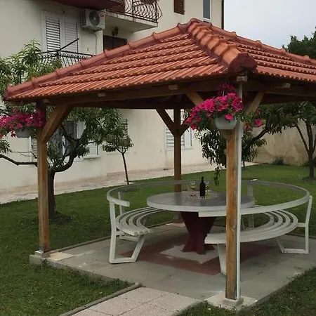 Ferienhaus House With A Parking Space Podstrana, Split - 6044